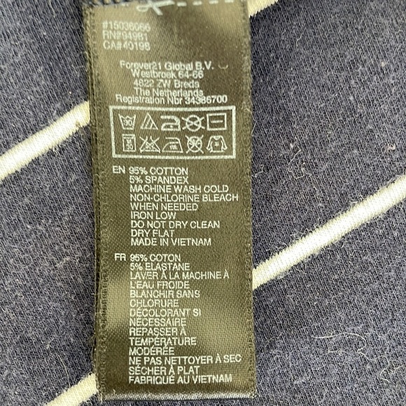 Forever 21 Women’s Navy & White Striped Tank Top w/ Spaghetti Straps - Small - Picture 4 of 4